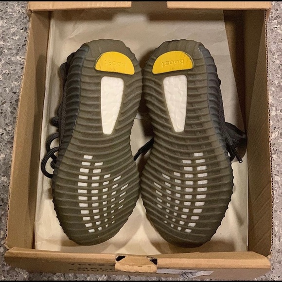 Yezzy Boost 350 V2 Earth & Yezzy Boost 350 V2 Cinder PS - Picture 4 of 4